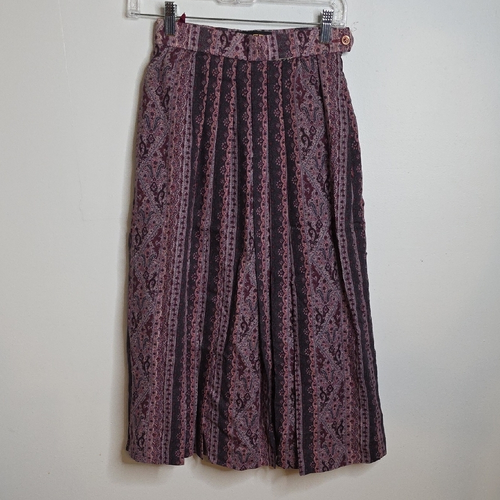 Elegant Pink and Black Patterned Skirt Vintage Wool Geiger, Boho